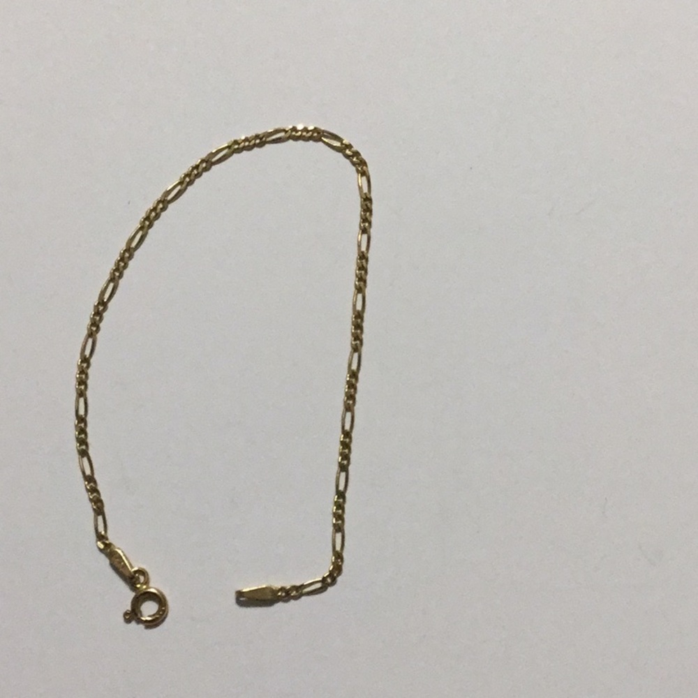14k 2mm Figaro Bracelet 6.75”